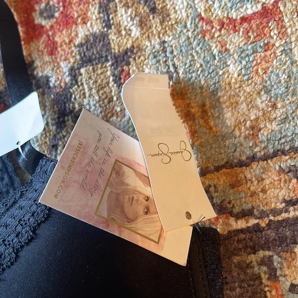 Beautiful women/junior brand new bra - Picture 2 of 5